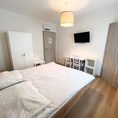 Hop House Garni Hotel Postojna Luaran gambar
