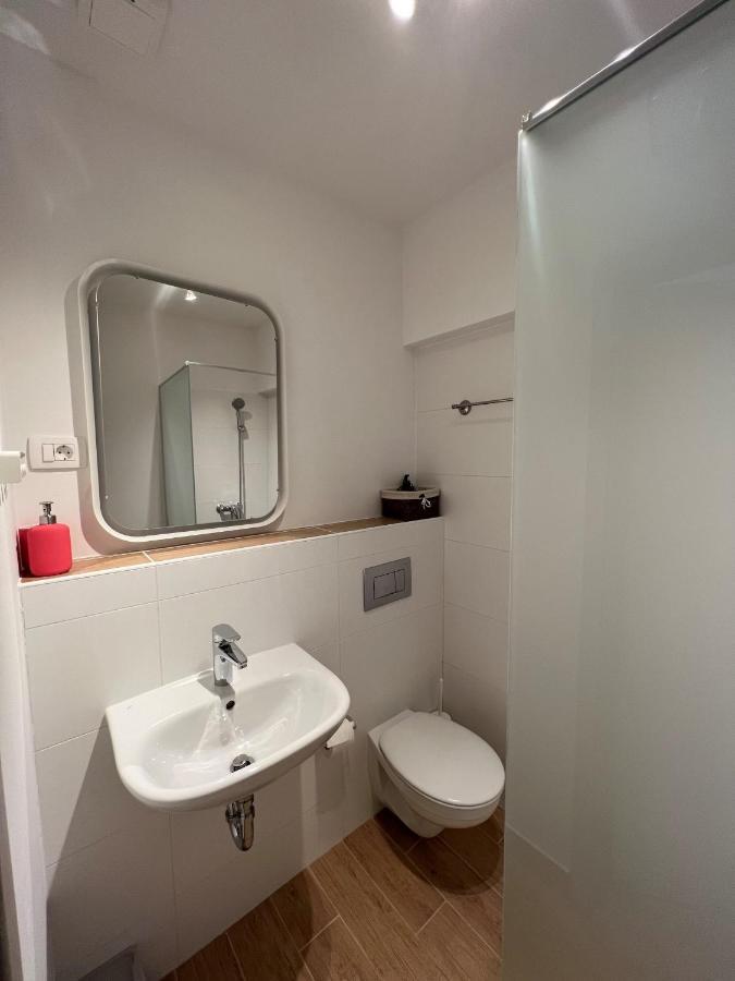 Hop House Garni Hotel Postojna Luaran gambar