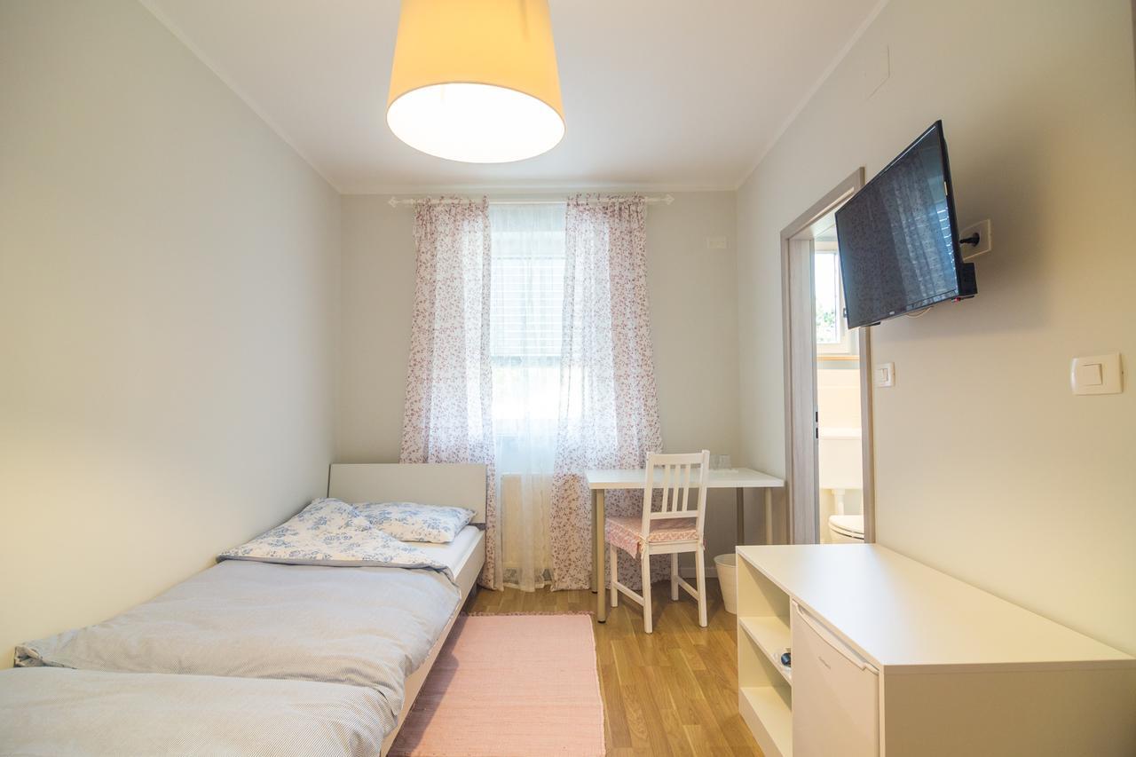Hop House Garni Hotel Postojna Luaran gambar