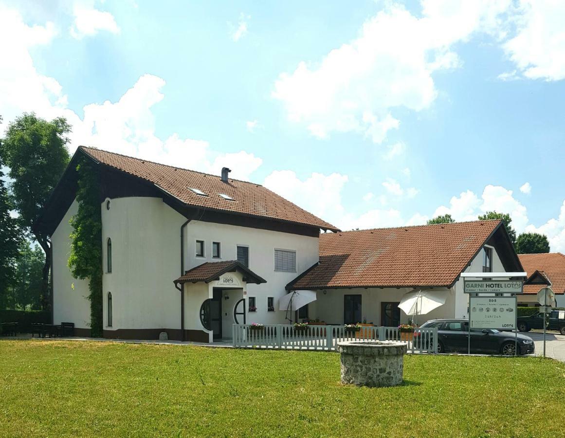 Hop House Garni Hotel Postojna Luaran gambar